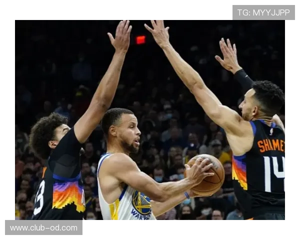 库里无球跑位比利拉德更撕裂防线