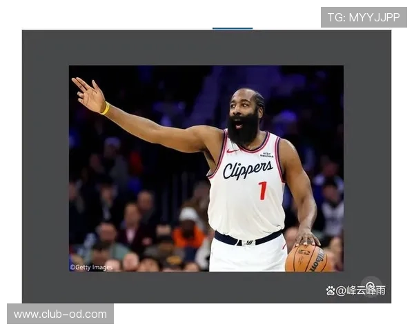 哈登挡拆吸引防守提升组织效率，助队关键时刻拉开比分